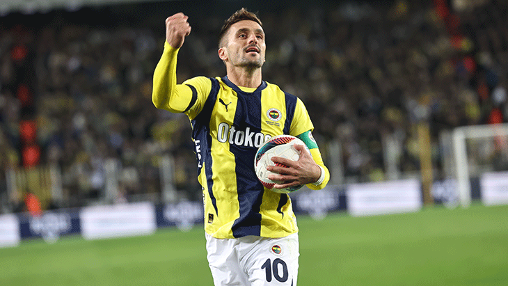 Dusan Tadic, Emre Mor’un takım arkadaşı oldu