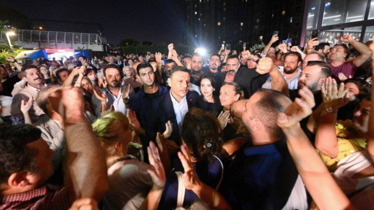 Gözaltına alınacağını sanan Özgür Çelik: ‘Geldilerse geldiler, beklesinler’ deyip türkü söyledim