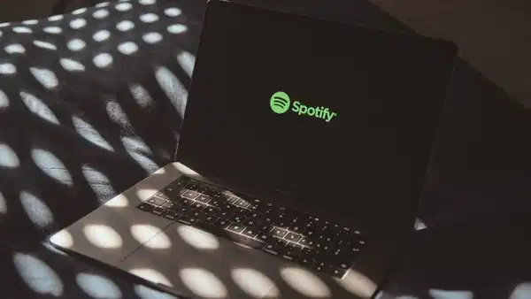Tarih verildi: Spotify artık etiketlemeye başlayacak